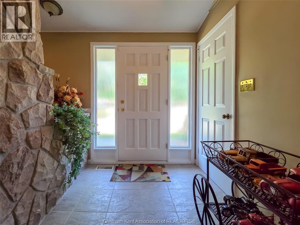 Photo 17 of 64 Parkwood Drive, Chatham ON
