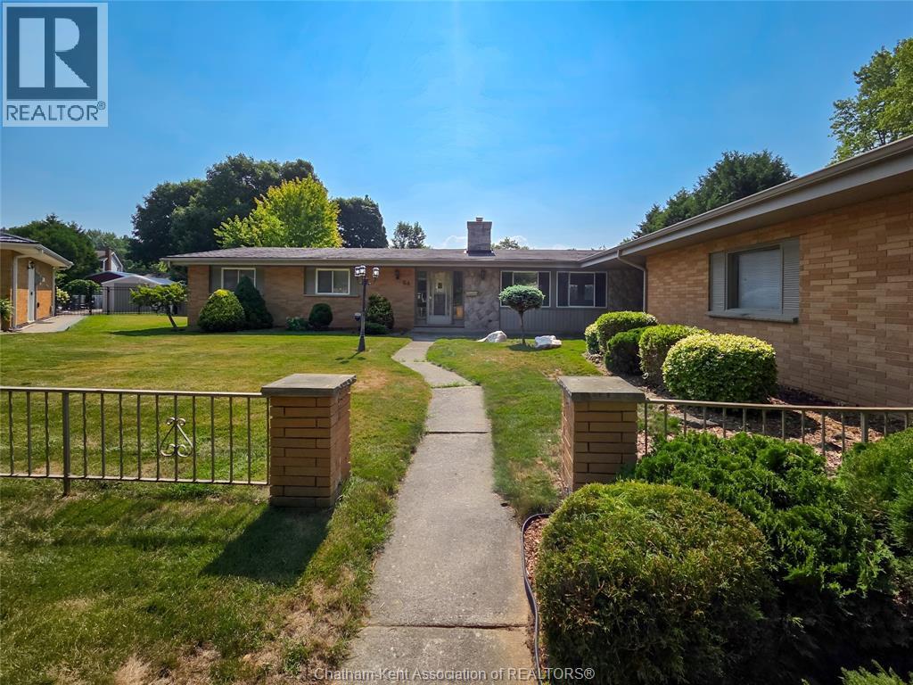 Photo 2 of 64 Parkwood Drive, Chatham ON