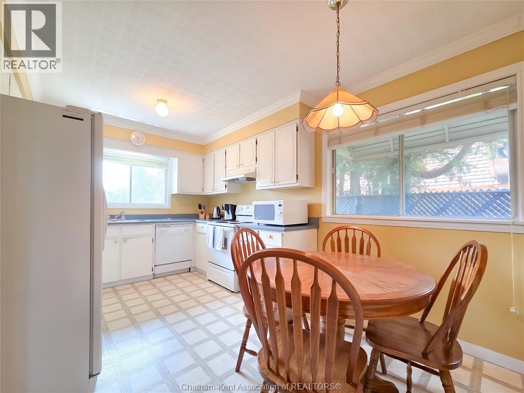 Photo 24 of 64 Parkwood Drive, Chatham ON