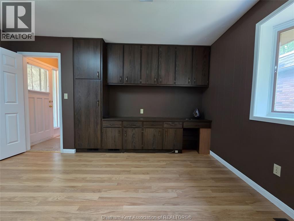 Photo 33 of 64 Parkwood Drive, Chatham ON