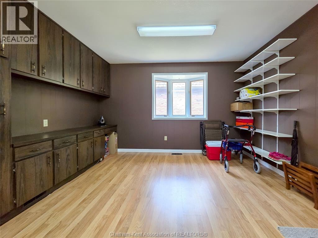 Photo 34 of 64 Parkwood Drive, Chatham ON