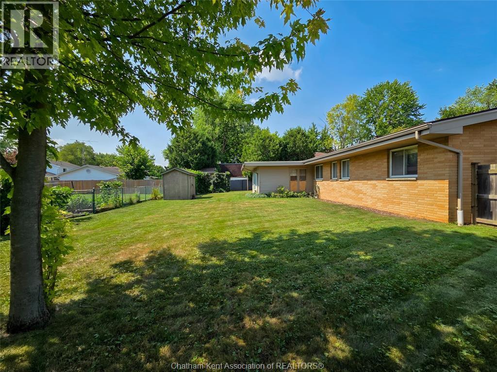 Photo 4 of 64 Parkwood Drive, Chatham ON