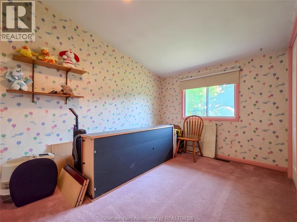 Photo 30 of 64 Parkwood Drive, Chatham ON