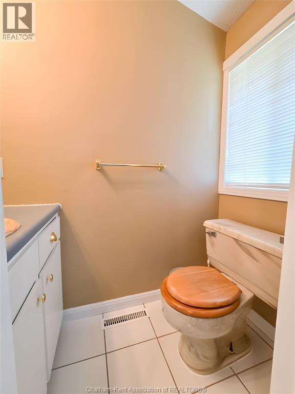Photo 41 of 64 Parkwood Drive, Chatham ON