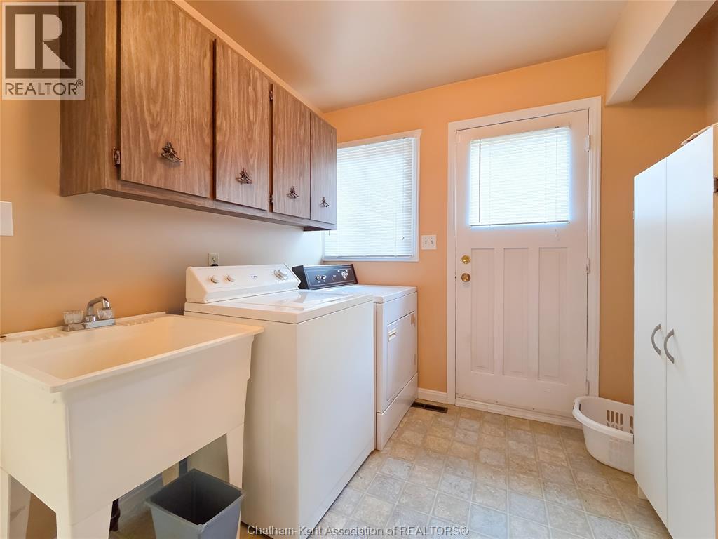 Photo 43 of 64 Parkwood Drive, Chatham ON