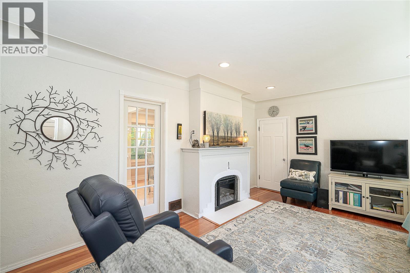 Photo 37 of 3275 Wascana St, Saanich BC