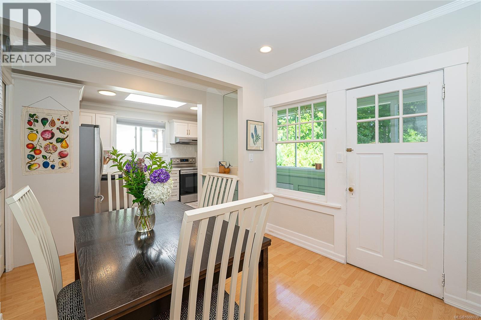 Photo 17 of 3275 Wascana St, Saanich BC