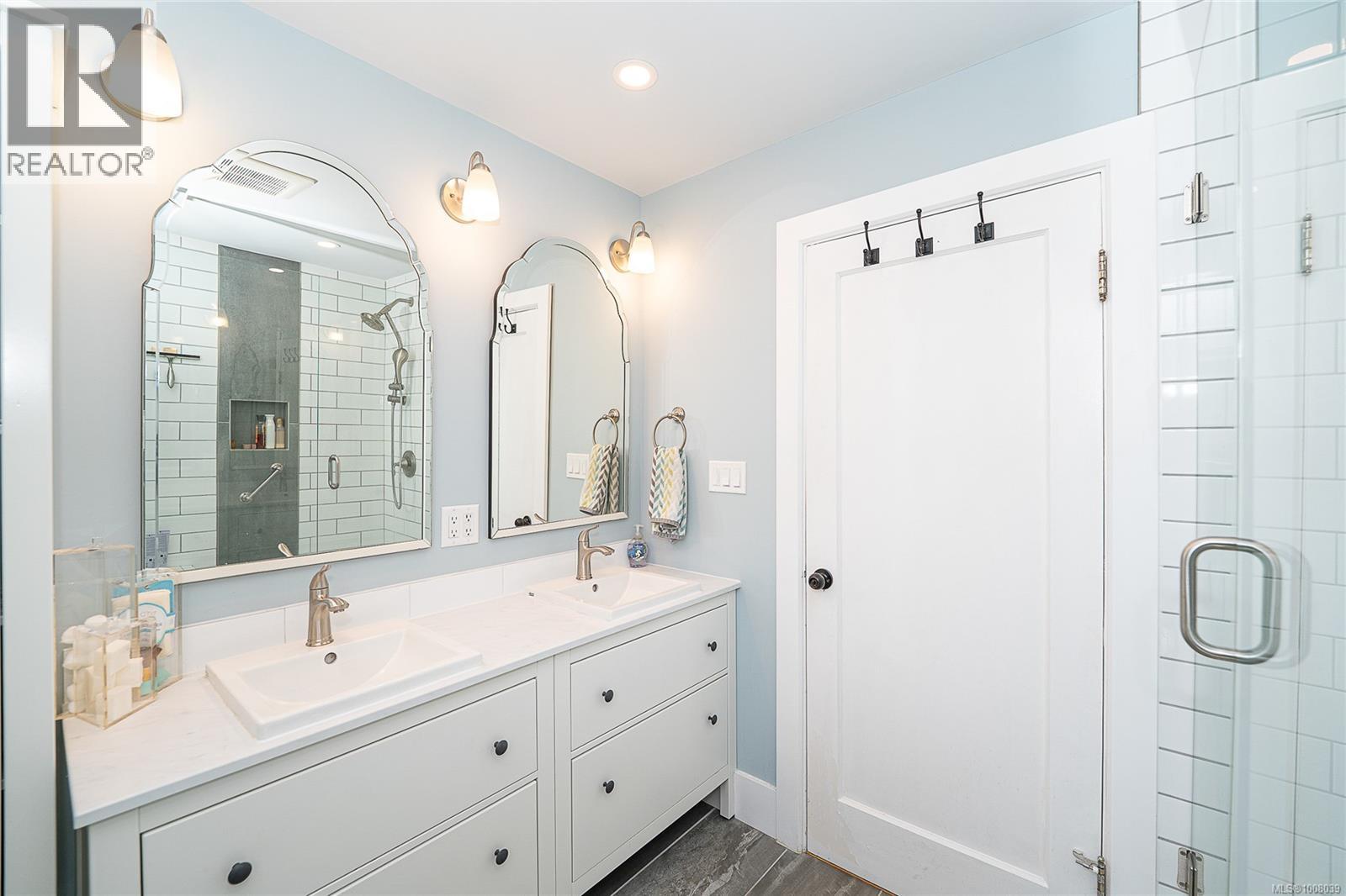 Photo 40 of 3275 Wascana St, Saanich BC