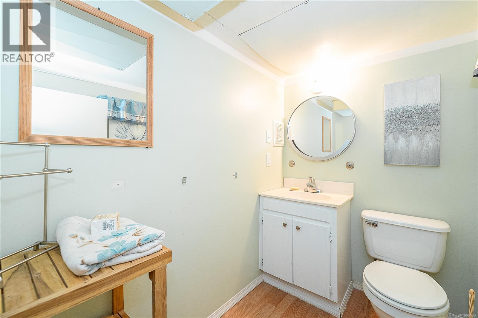 Photo 16 of 3275 Wascana St, Saanich BC