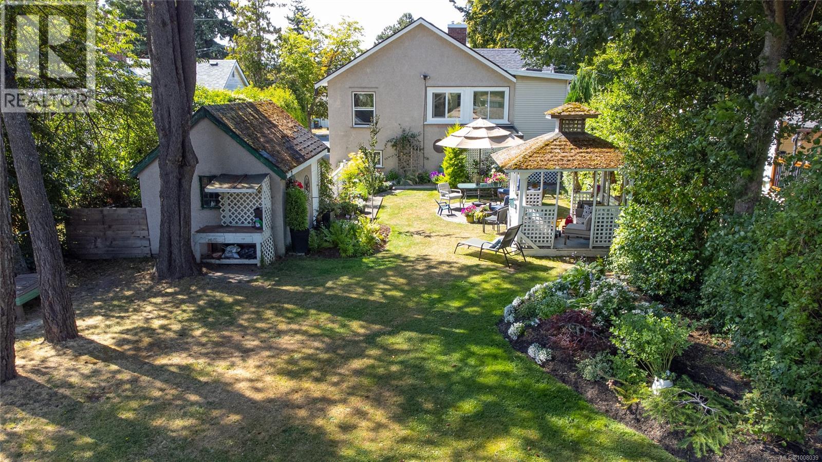 Photo 32 of 3275 Wascana St, Saanich BC