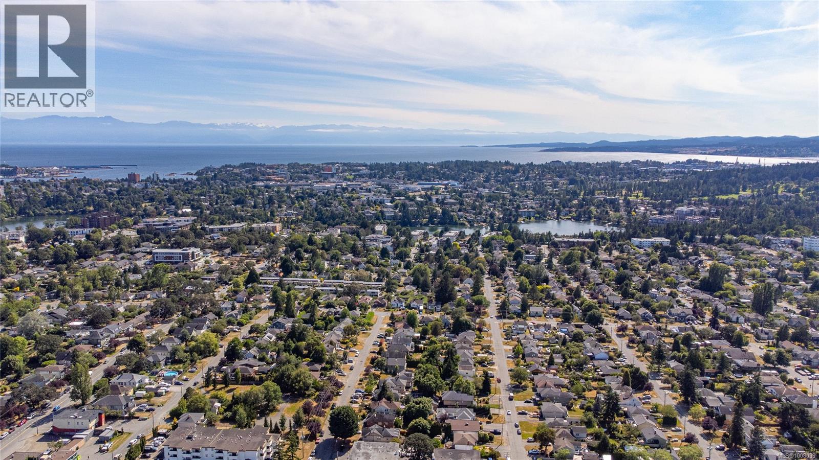 Photo 31 of 3275 Wascana St, Saanich BC