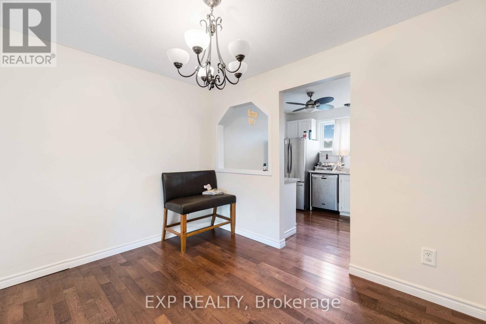 Photo 19 of 10 Claudette Gate, Hamilton ON