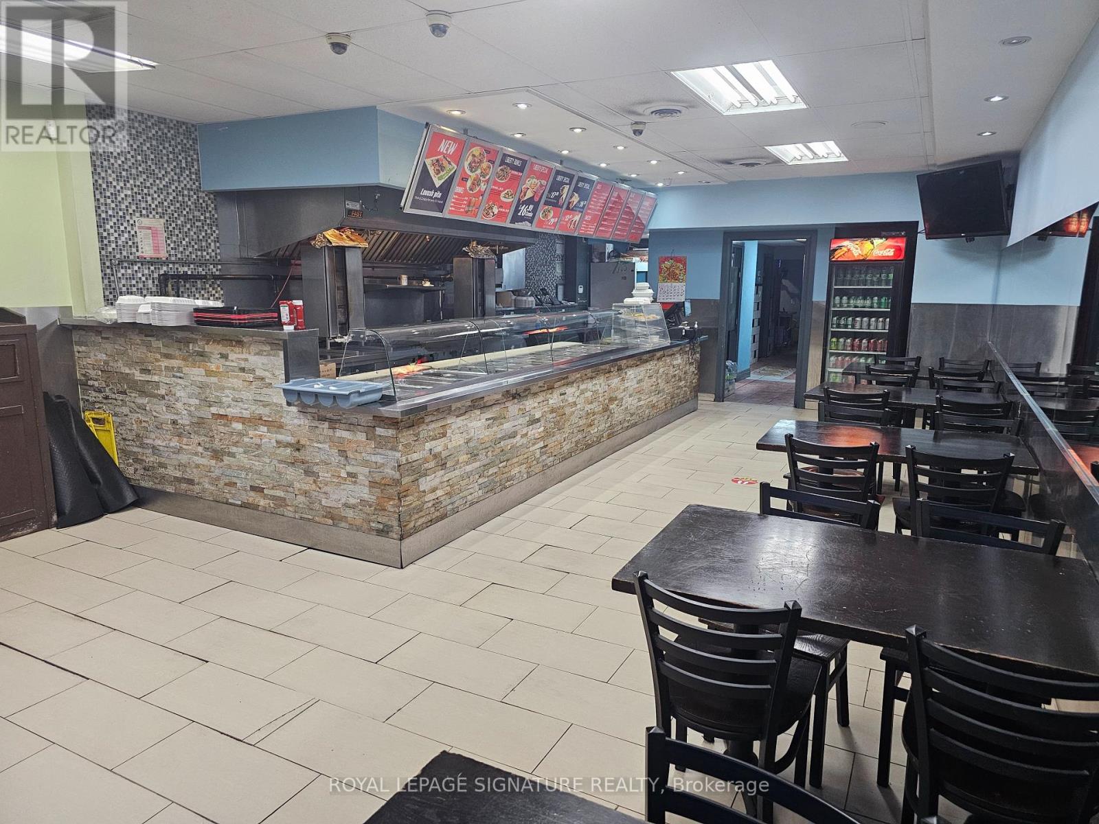 Photo 9 of 716 Queen Street E, Kitchener ON