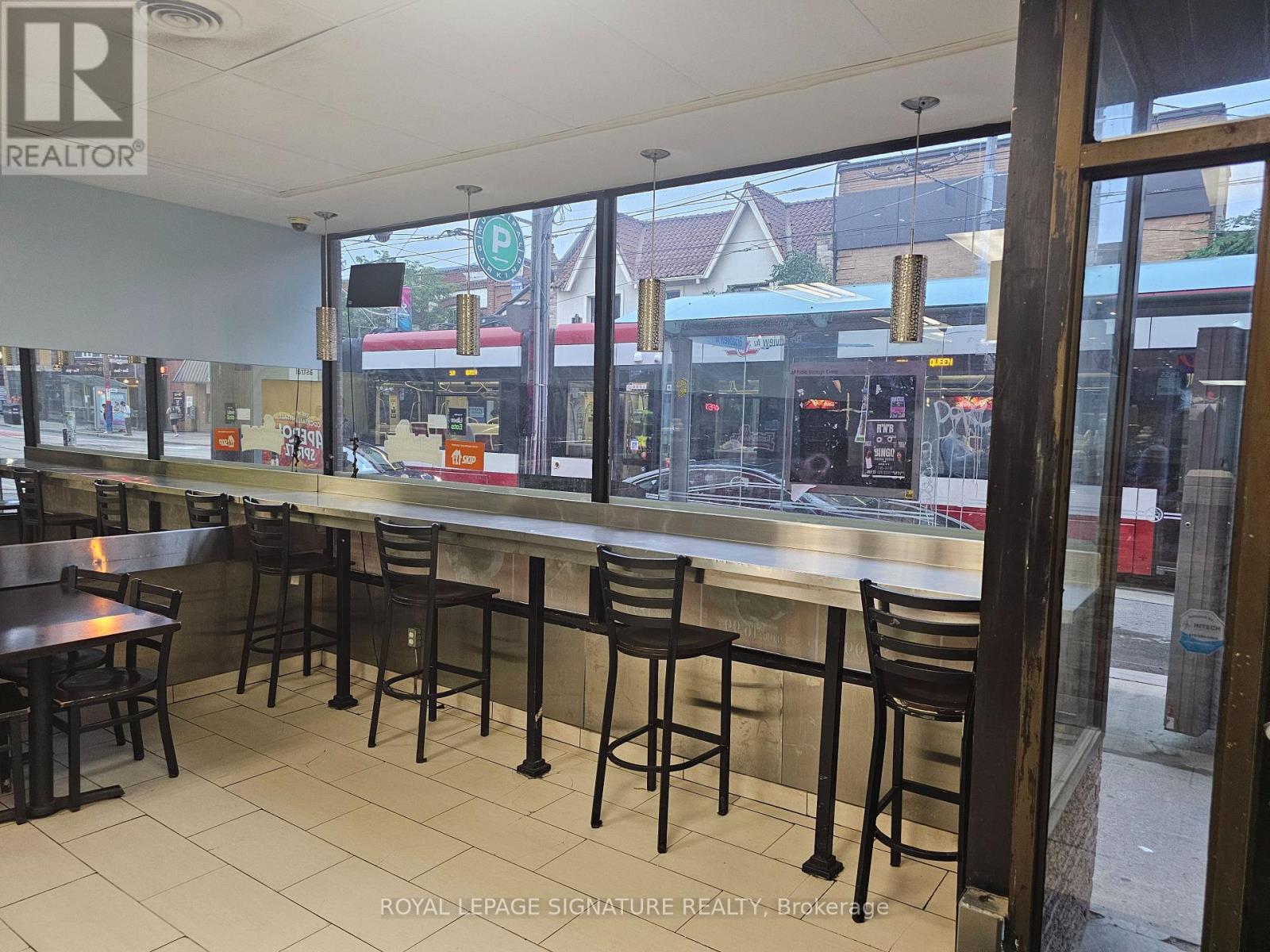 Photo 6 of 716 Queen Street E, Kitchener ON