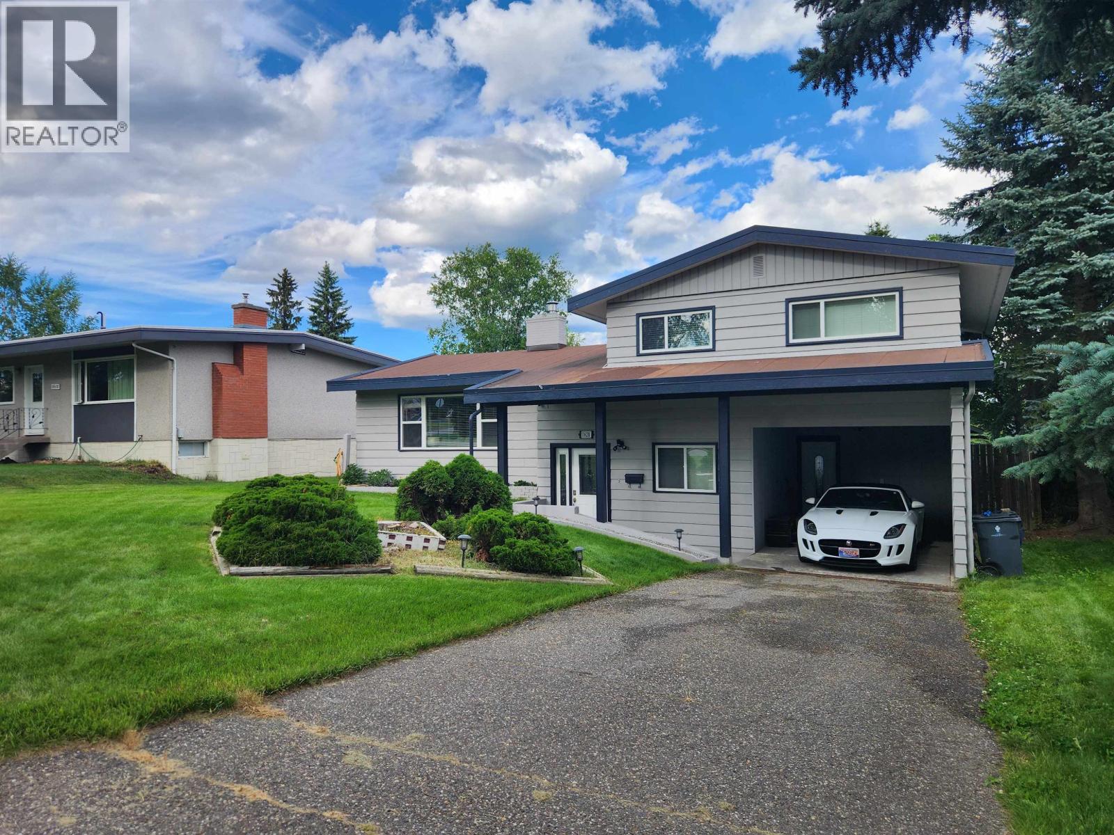 Photo 2 of 1628 Gillett Street, Prince George BC