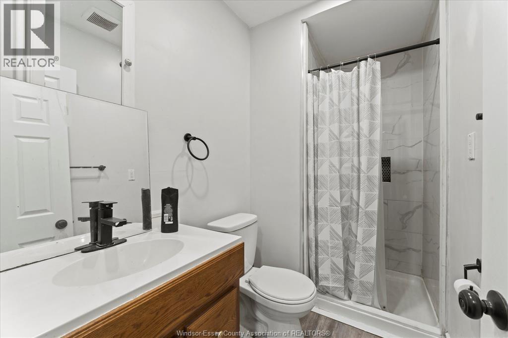 Photo 3 of 440 Parent Avenue, Windsor ON