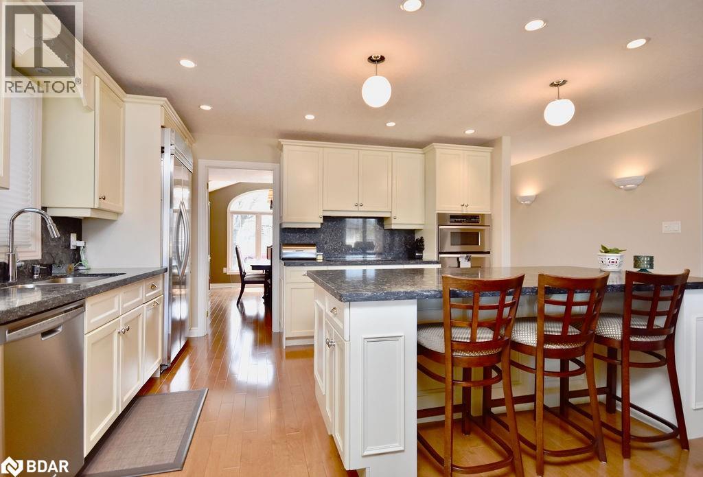 Photo 6 of 167 Crompton Drive, Barrie ON