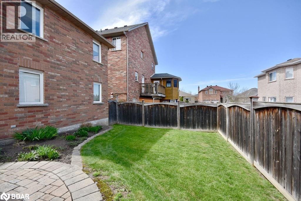 Photo 31 of 167 Crompton Drive, Barrie ON