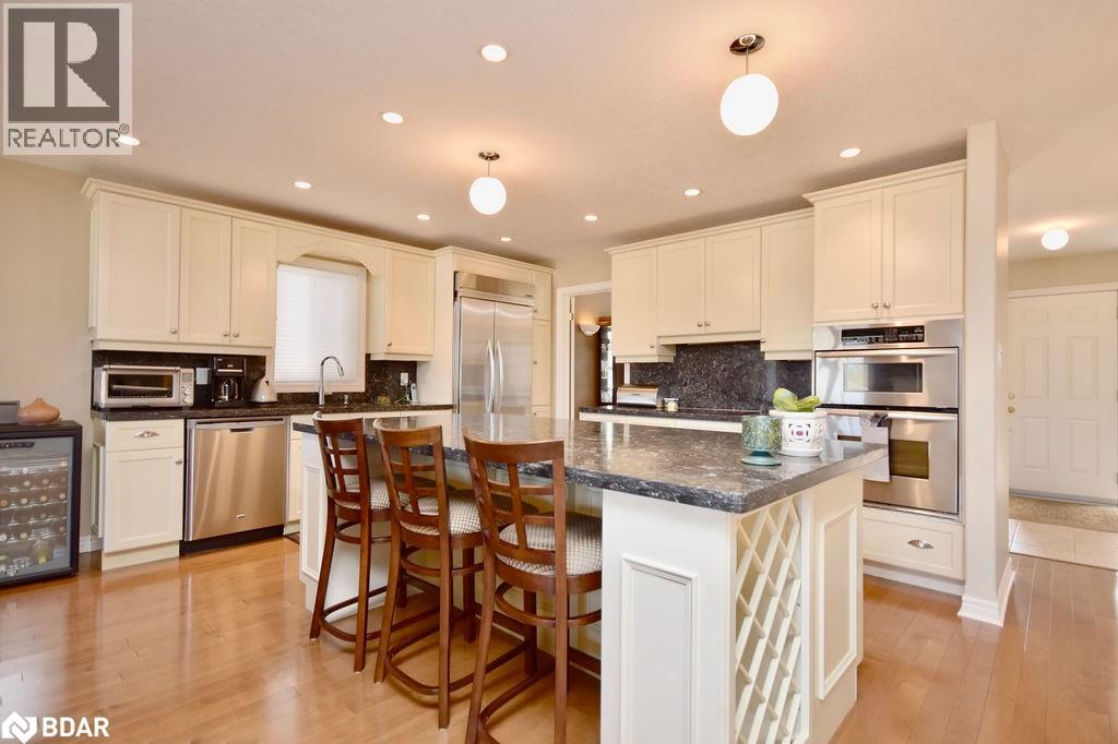 Photo 45 of 167 Crompton Drive, Barrie ON