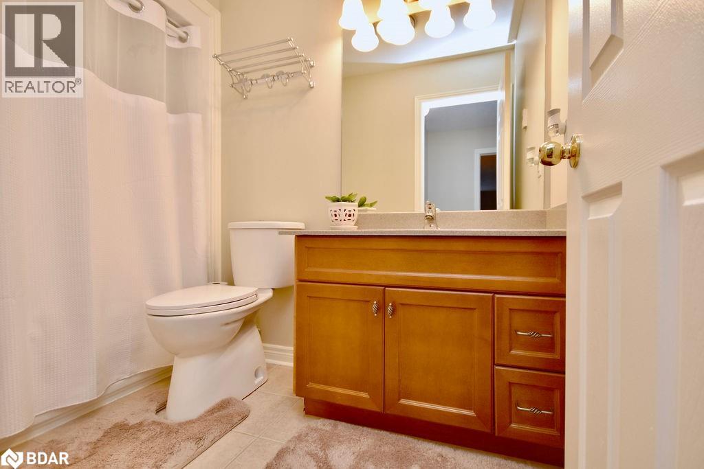 Photo 25 of 167 Crompton Drive, Barrie ON