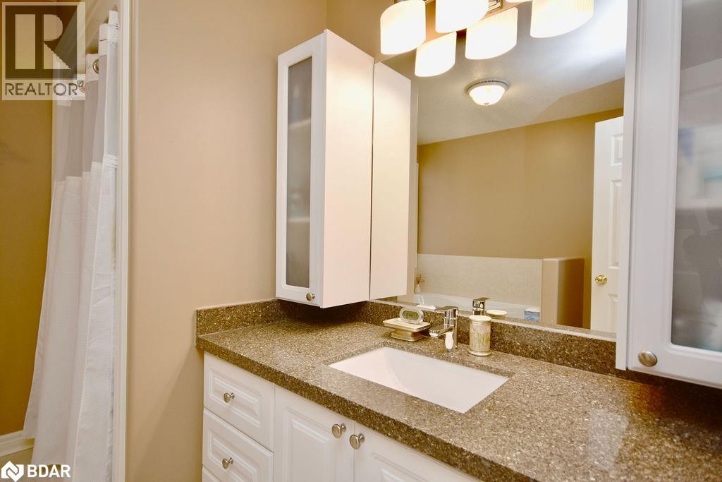 Photo 39 of 167 Crompton Drive, Barrie ON