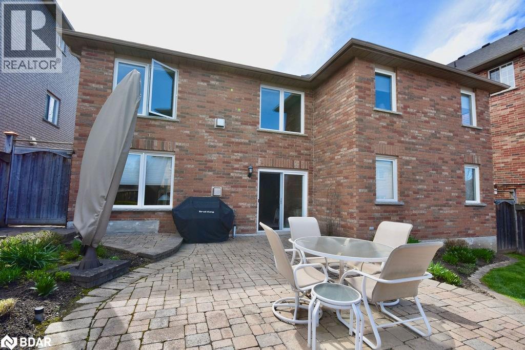 Photo 14 of 167 Crompton Drive, Barrie ON