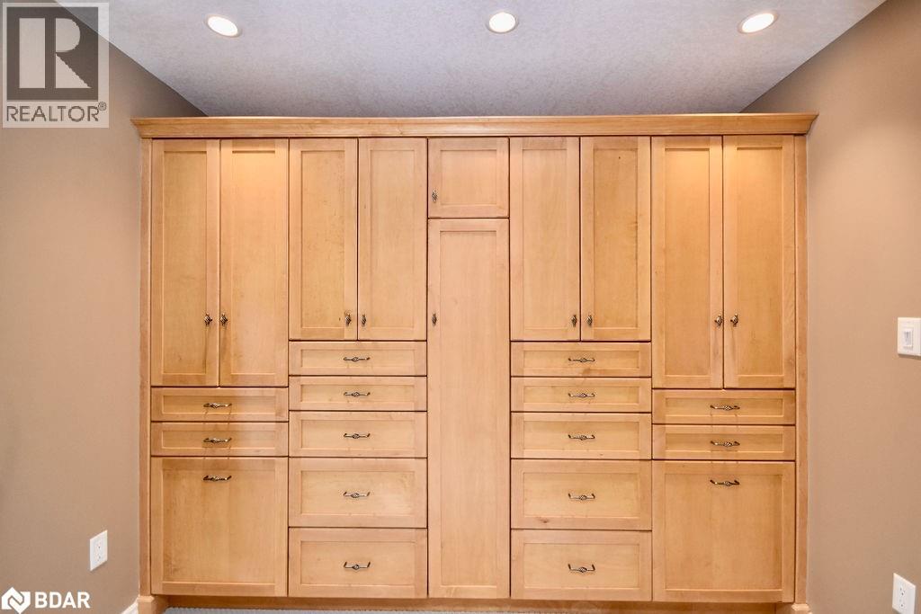 Photo 29 of 167 Crompton Drive, Barrie ON