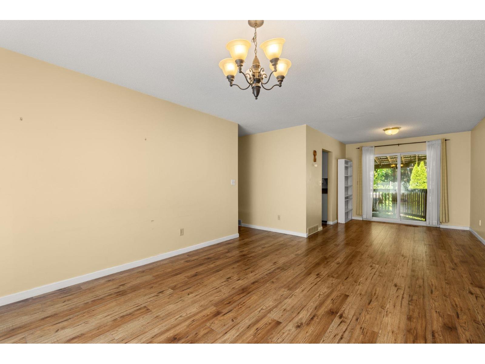 Photo 5 of 35215 Mckee Road, Abbotsford BC