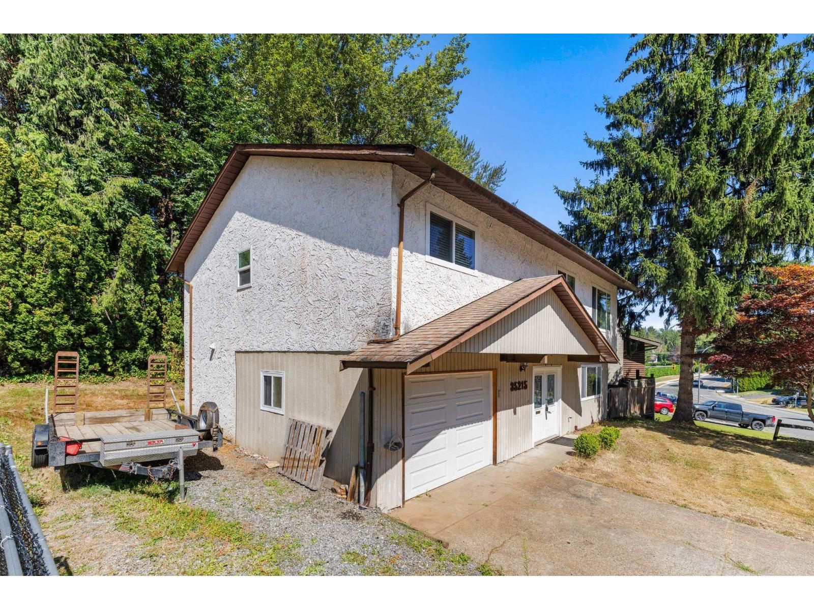 Photo 3 of 35215 Mckee Road, Abbotsford BC