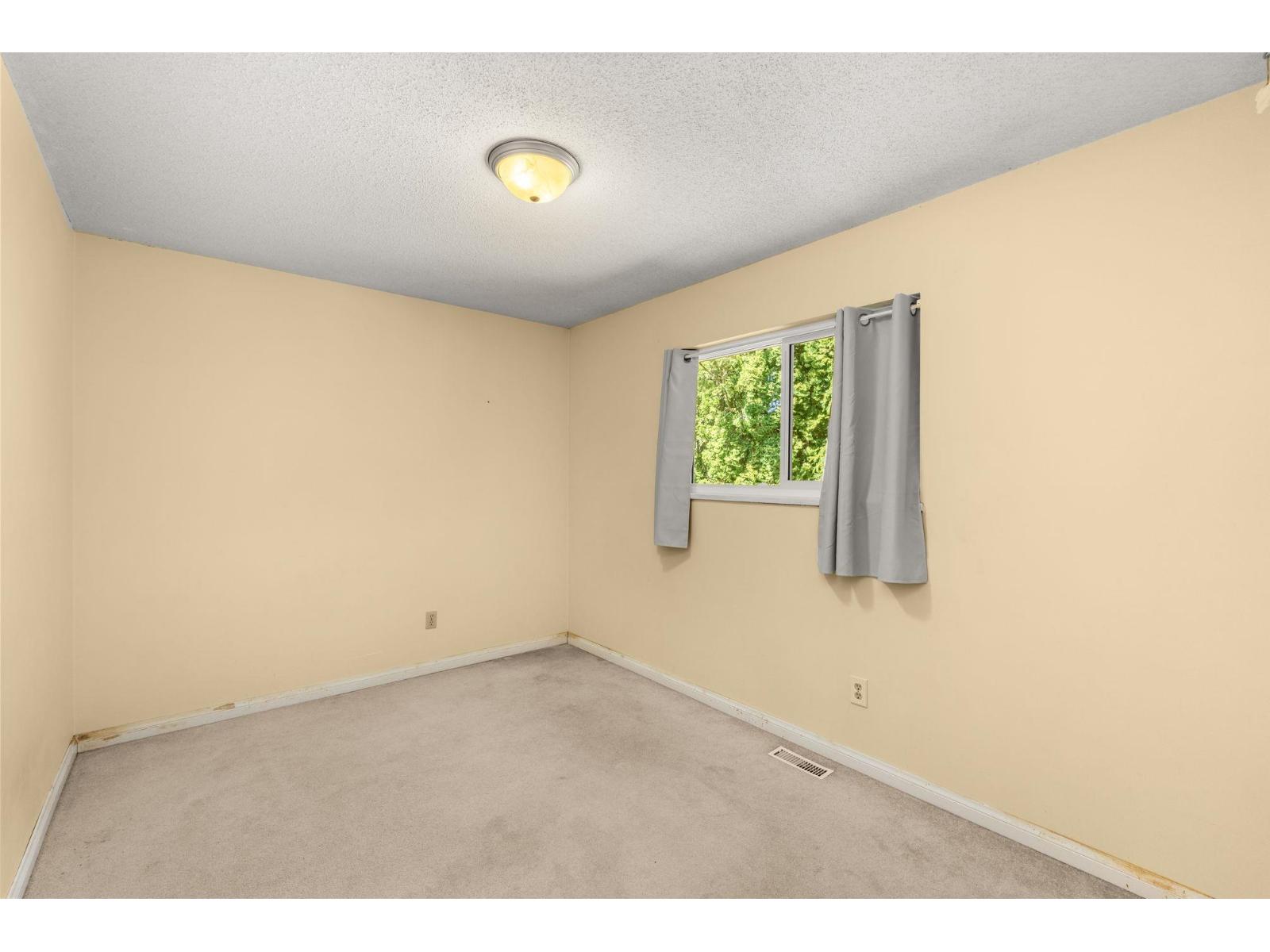 Photo 7 of 35215 Mckee Road, Abbotsford BC