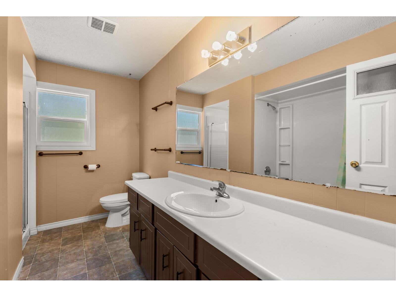 Photo 14 of 35215 Mckee Road, Abbotsford BC
