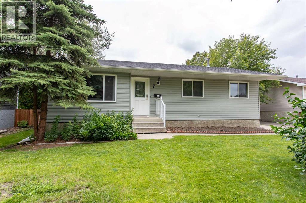 7 Garden Road, Lacombe