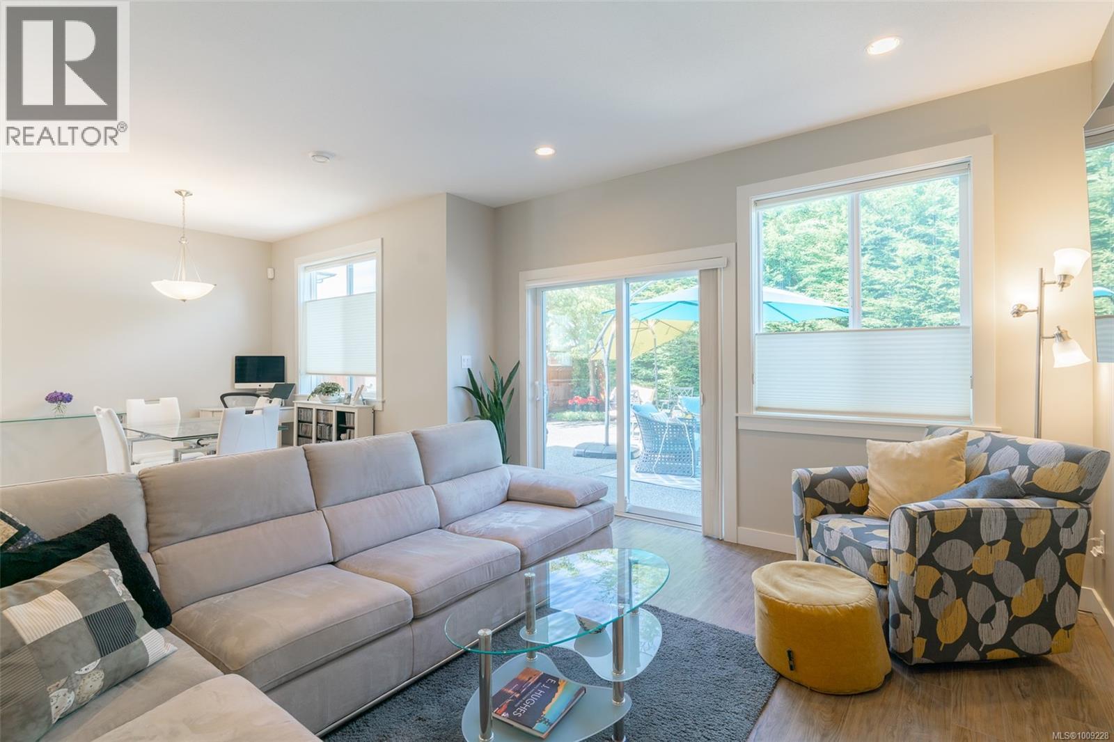 Photo 17 of 4307 Jingle Pot Rd, Nanaimo BC