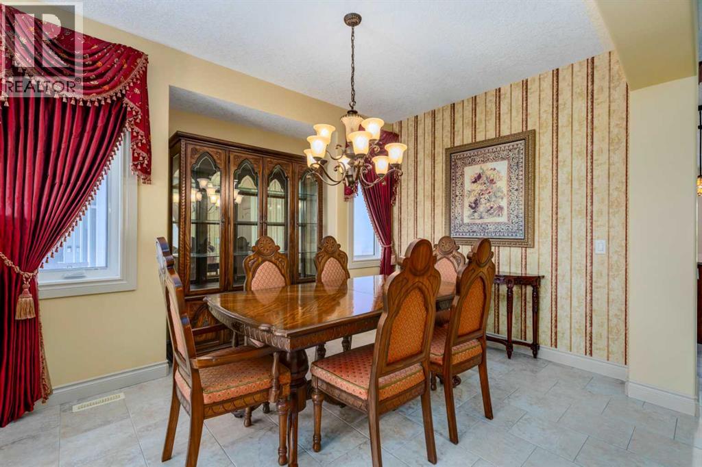 Photo 9 of 72 Panatella Manor Nw, Calgary AB