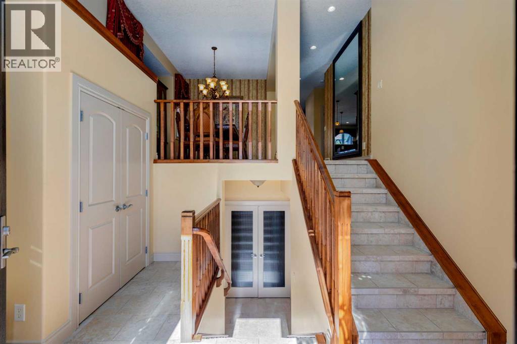 Photo 7 of 72 Panatella Manor Nw, Calgary AB