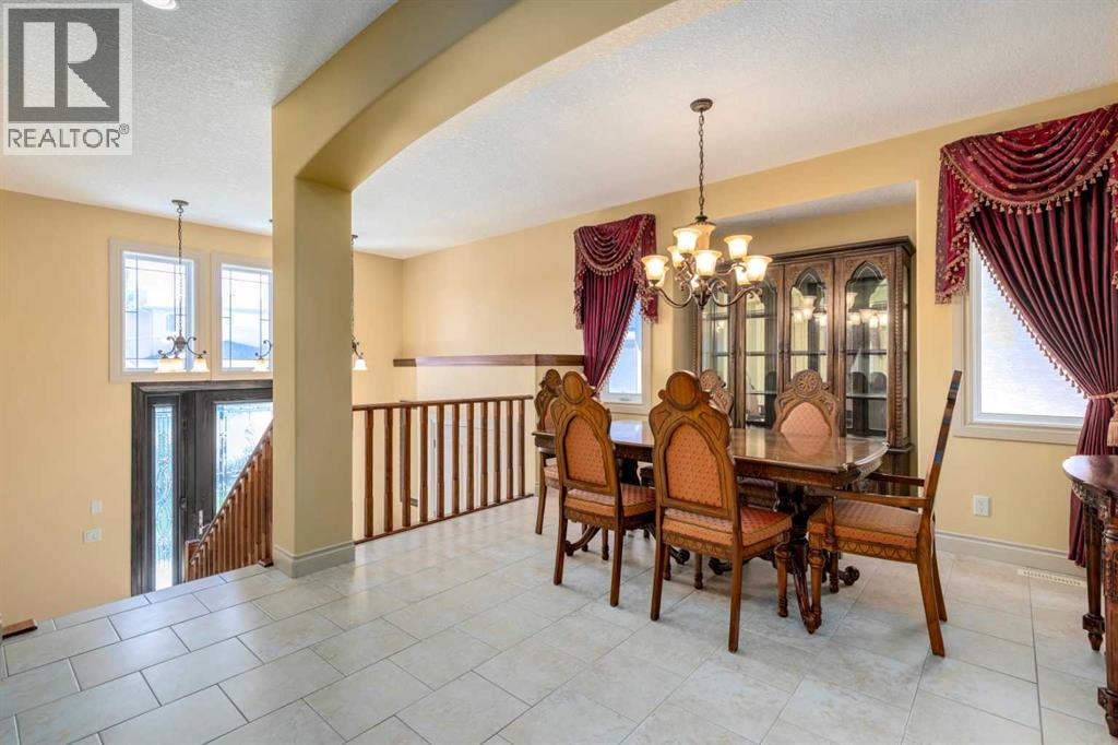 Photo 11 of 72 Panatella Manor Nw, Calgary AB