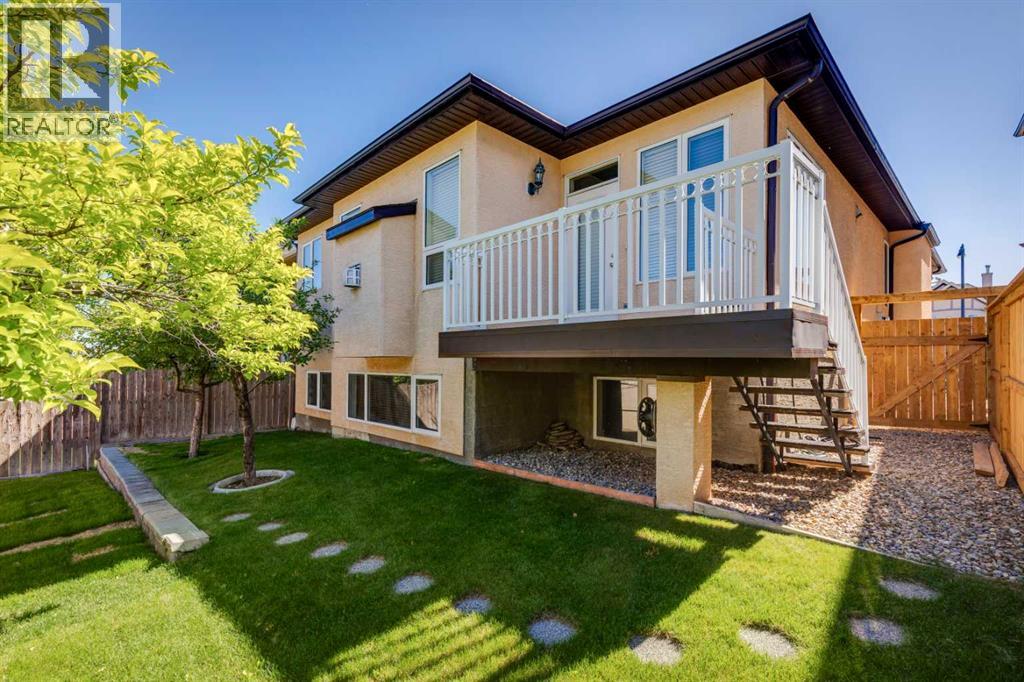 Photo 3 of 72 Panatella Manor Nw, Calgary AB