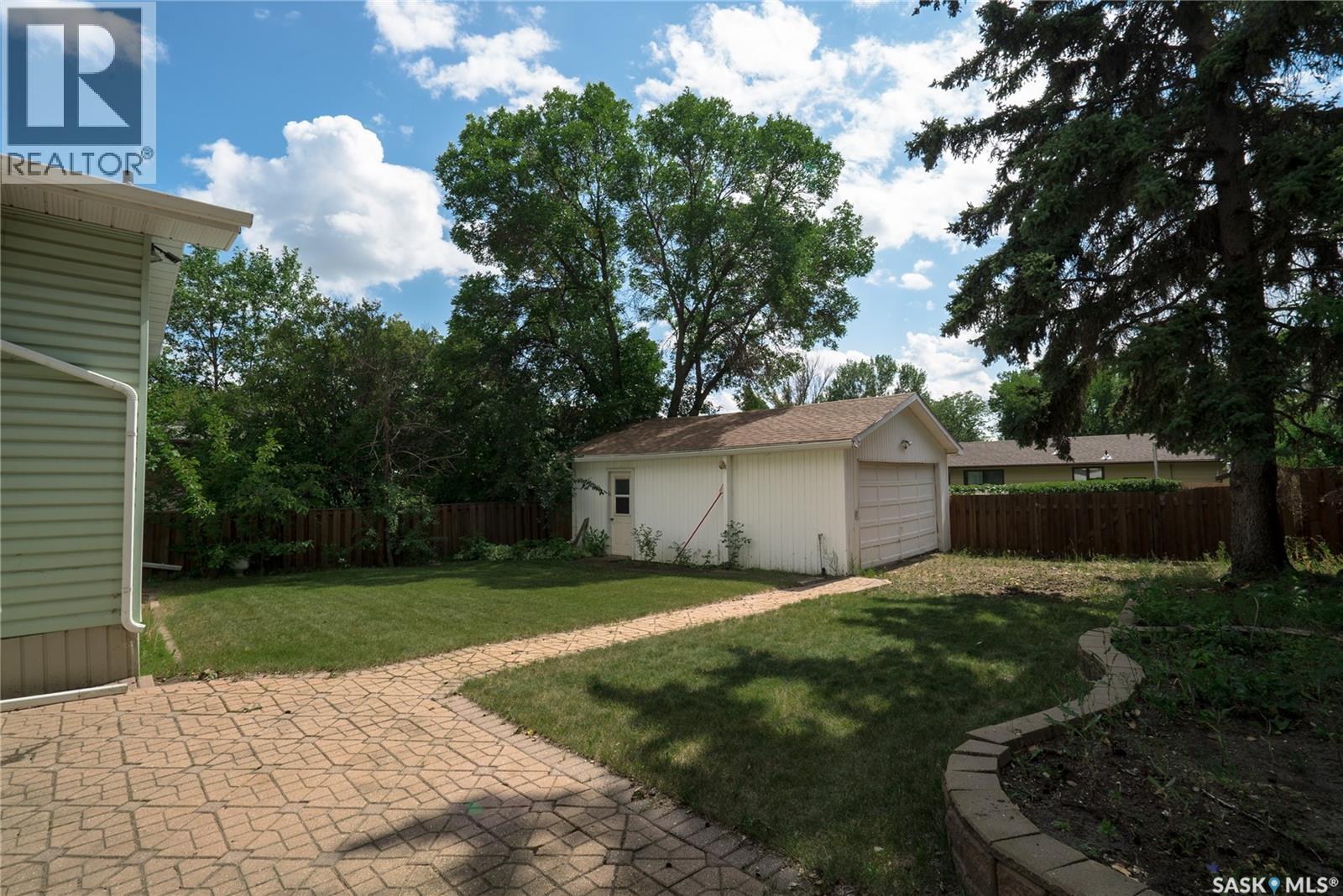 Photo 39 of 15 Richmond Crescent, Saskatoon SK