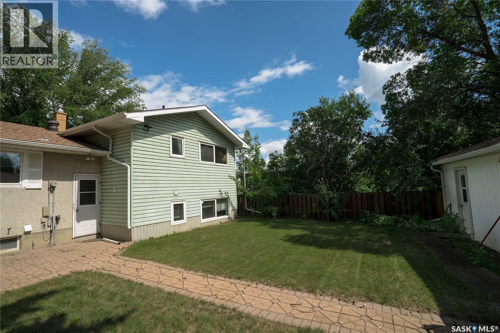 Photo 41 of 15 Richmond Crescent, Saskatoon SK
