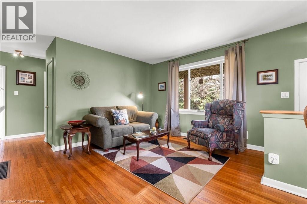 Photo 3 of 1504 Bridge Road, Oakville ON