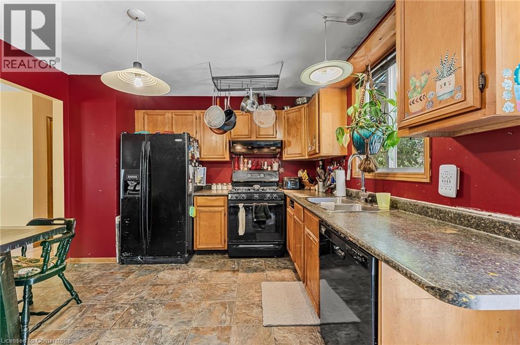 Photo 18 of 40 Wade Road, Smithville ON