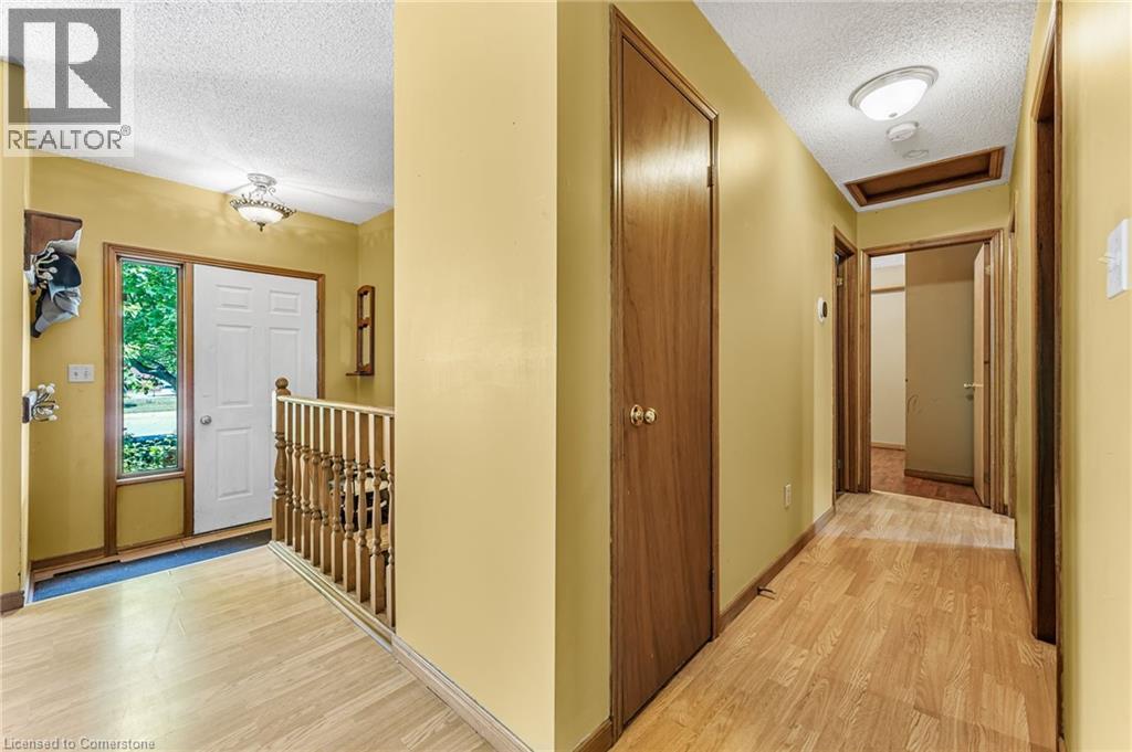 Photo 9 of 40 Wade Road, Smithville ON