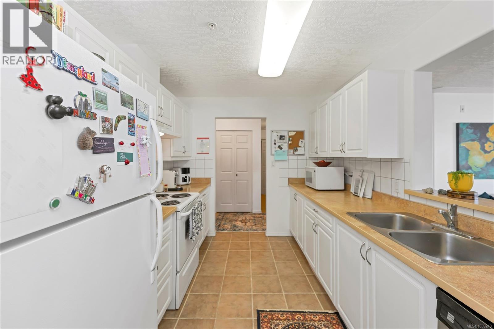 Photo 4 of 207 2568 Dingwall St, Duncan BC