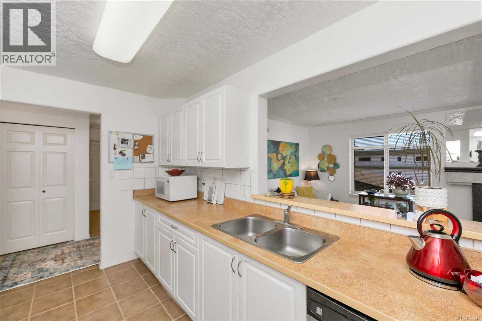 Photo 5 of 207 2568 Dingwall St, Duncan BC