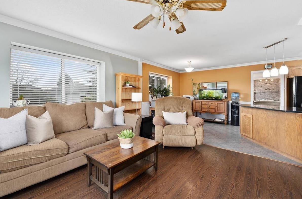 Photo 12 of 19093 Sundale Court, Surrey BC
