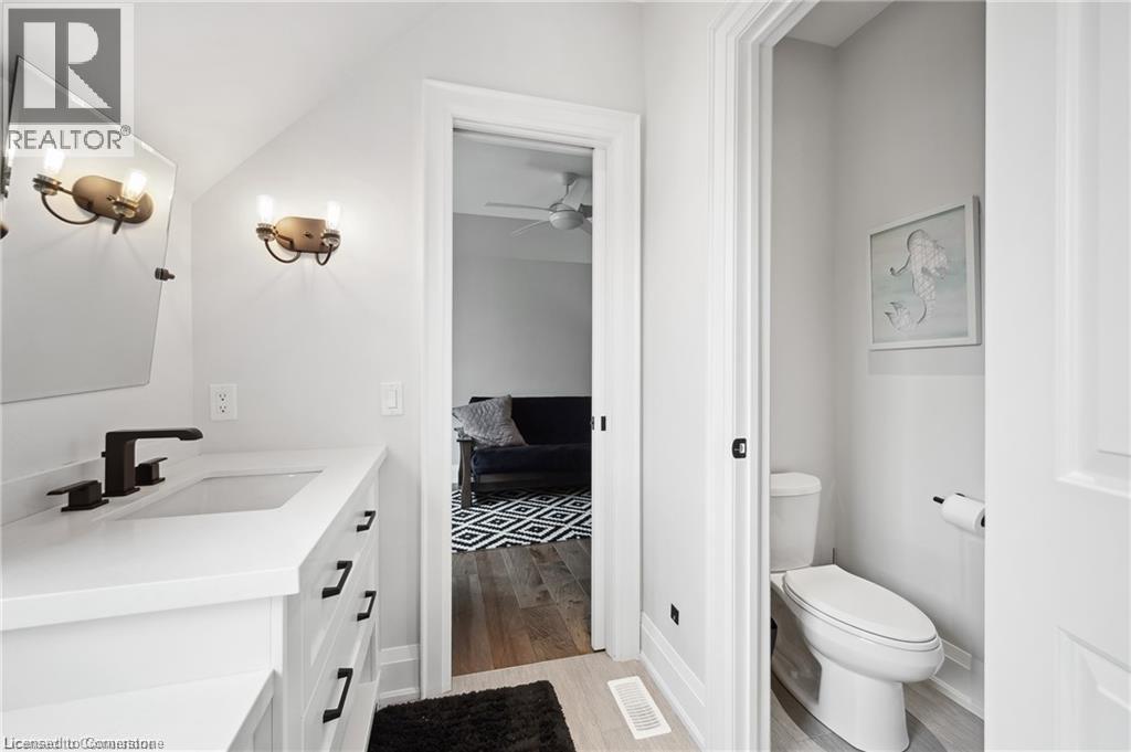 Photo 36 of 1247 Wood Place, Oakville ON