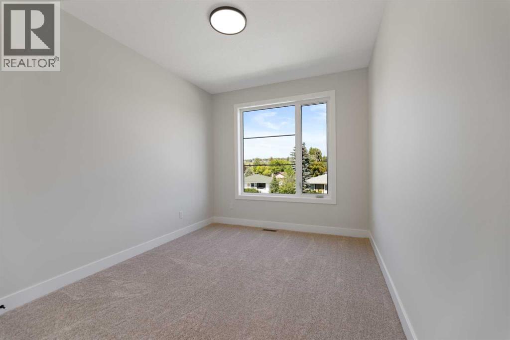 Single Family House for Sale in   Avenue NW Bowness Calgary 