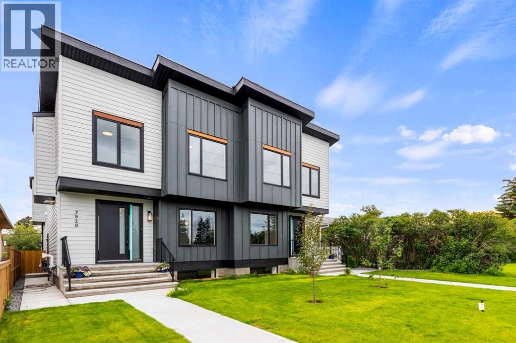 Single Family House for Sale in   Avenue NW Bowness Calgary 