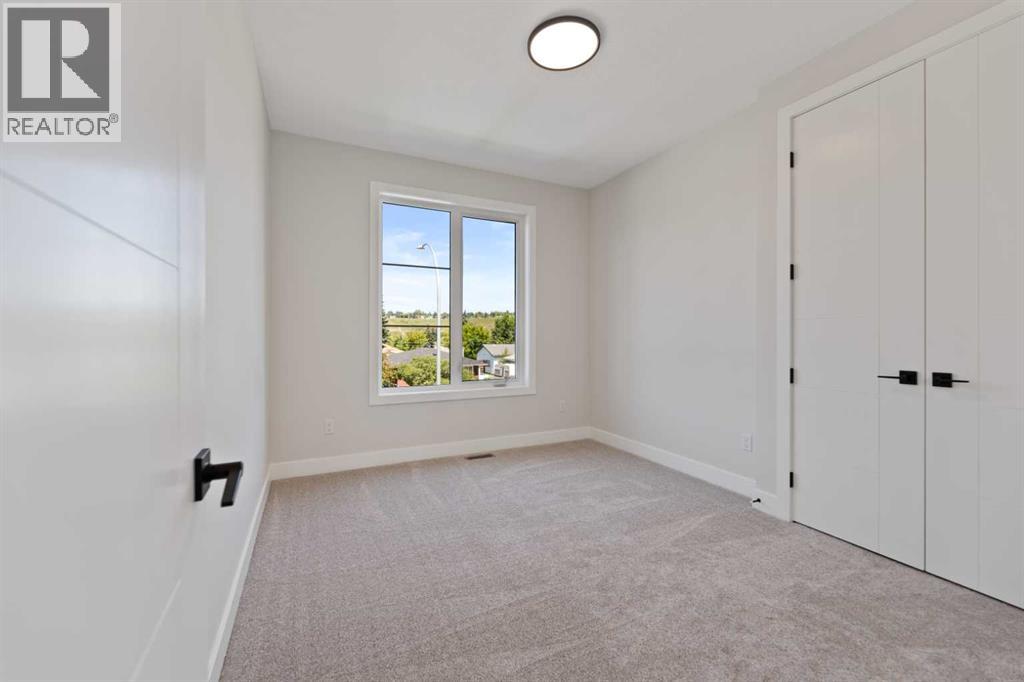 Single Family House for Sale in   Avenue NW Bowness Calgary 