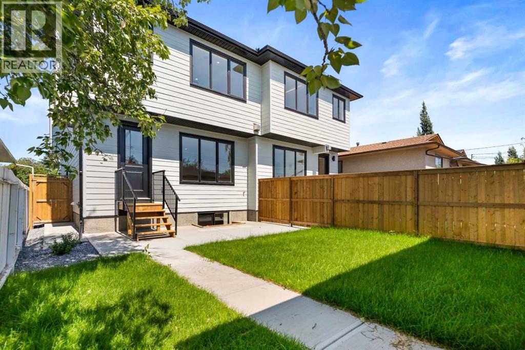 Single Family House for Sale in   Avenue NW Bowness Calgary 
